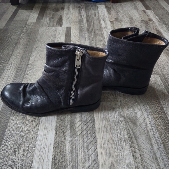 John Fluevog W9 M7 Unity Guide Black Leather Side Zip Ankle Boots Slouch AS IS - Picture 12 of 16